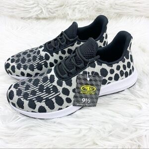 𝅺Athletic Works Snow Leopard Comfort Fit Memory Foam Sneakers 9.5 Gym Running